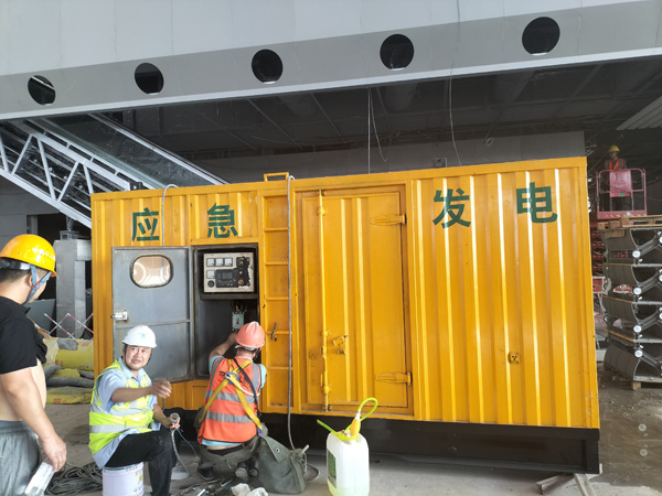 宁明怎样判断空气滤清器是否需要更换？